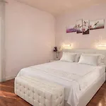De Luxe *