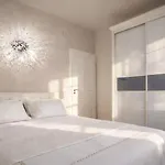 De Luxe